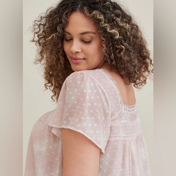 TORRID Top Womens 3XL Pale Pink Chiffon Polka Dot Button Front Blouse Crochet - Picture 2 of 14